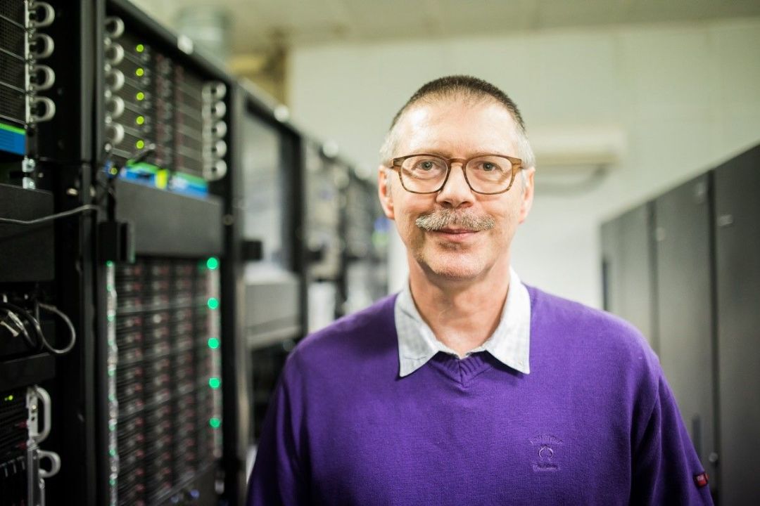 Portrait von Prof. Dr. Ralf Schneider